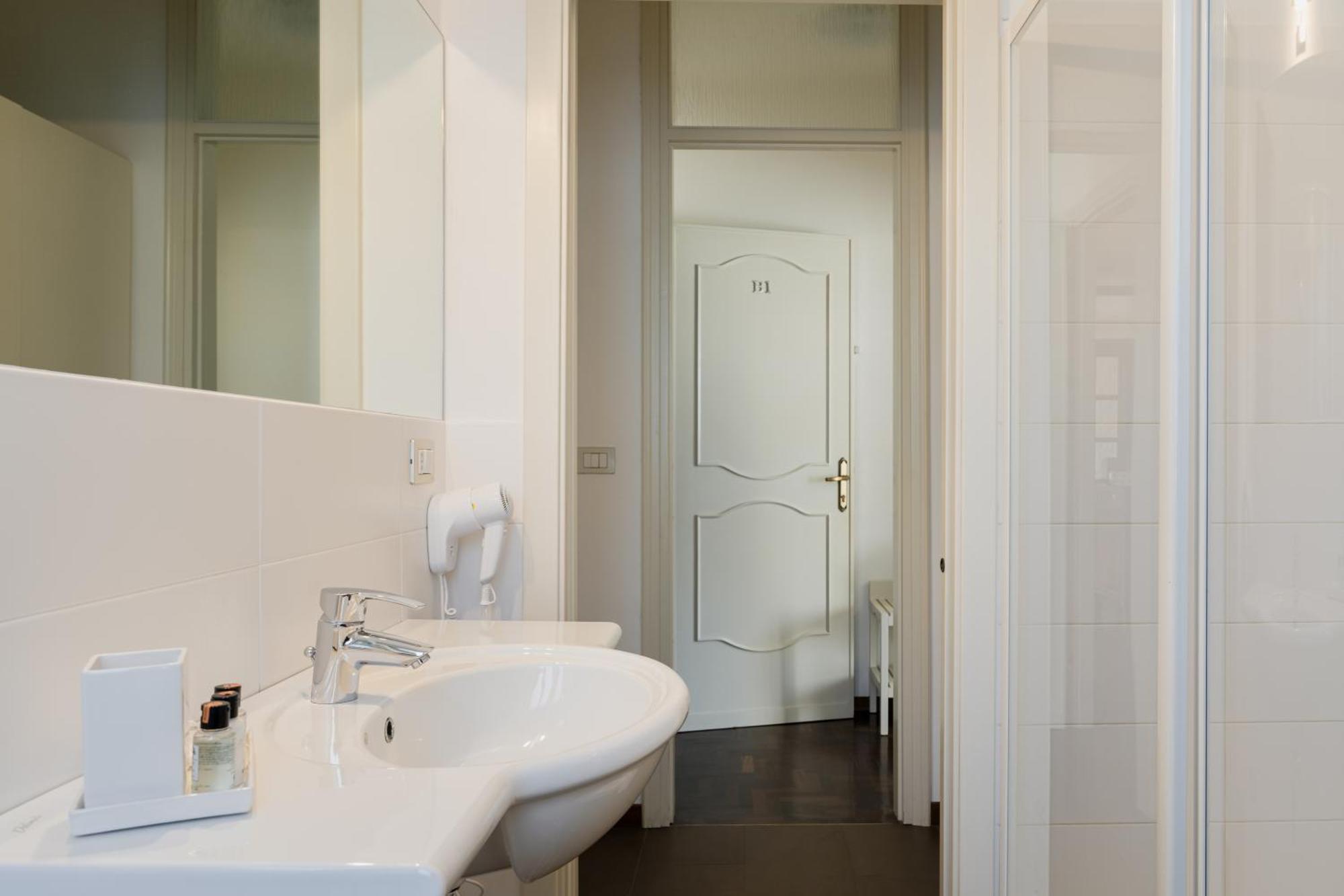 Double or Twin Room Lake View